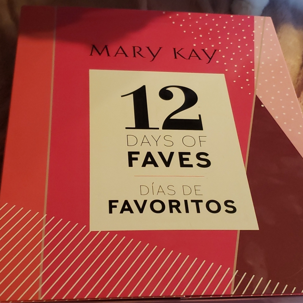 NEW Mary Kay 12 Days of Faves